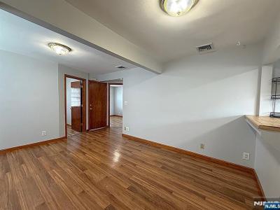 446 Post Avenue , 2, Lyndhurst, 뉴져지 07071, 미국