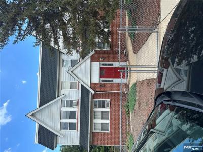 142 Rutherford Place , 2L, North Arlington, New Jersey 07031, HOA KỲ