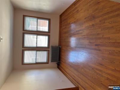 142 Rutherford Place , 2L, North Arlington, Nueva Jersey 07031, Estados Unidos