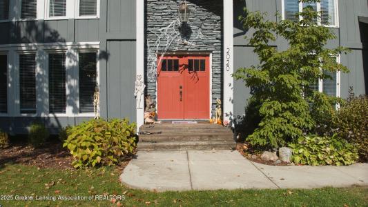 2020 Tamarack Drive, Okemos, ミシガン 48864, アメリカ合衆国