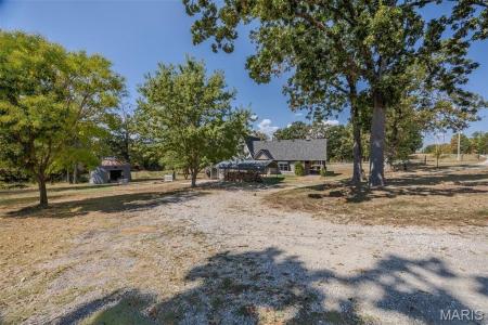 29385 Highway AA, Lebanon, Missouri 65536