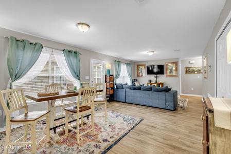 6122 E Jackson Street, Bay Saint Louis, Mississippi 39520, États-Unis