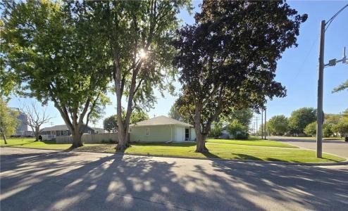 801 E Elm Avenue, Olivia, Minnesota 56277