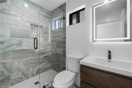 2228 W 73rd, Los Angeles, California 90043, USA