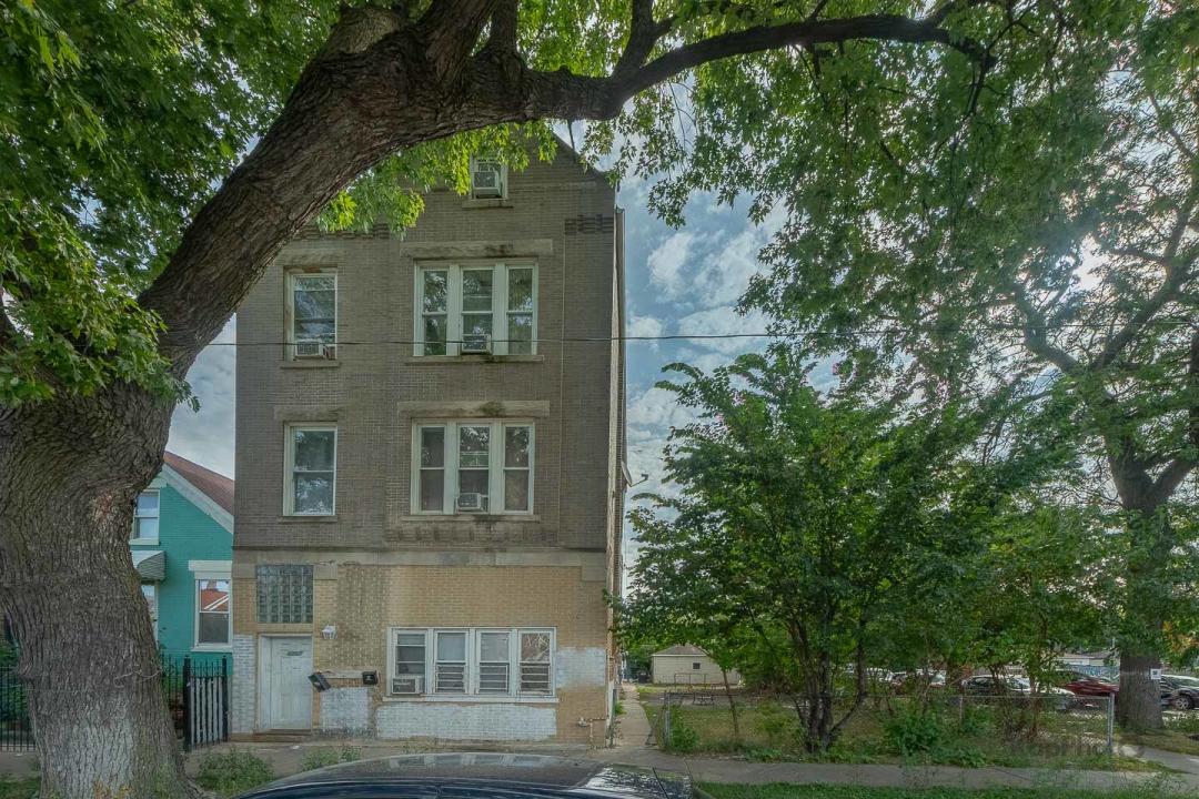 2757 S Homan Avenue, Chicago, Illinois 60623