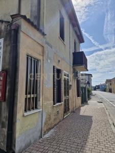 Via Rovigo, Legnago, Veneto 37045, Italia