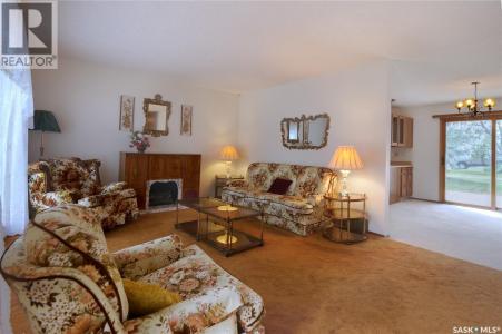 1008 PARKLANE DRIVE, Assiniboia, Saskatchewan S0H 0B0, Canada