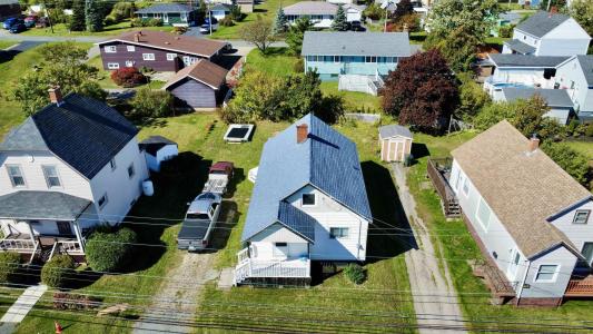 18 HIGHLAND STREET, Glace Bay, Nova Escócia B1A 2T5, Canadá