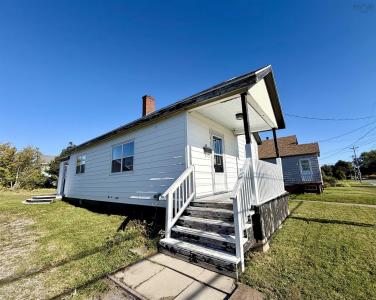 18 HIGHLAND STREET, Glace Bay, Nova Escócia B1A 2T5, Canadá