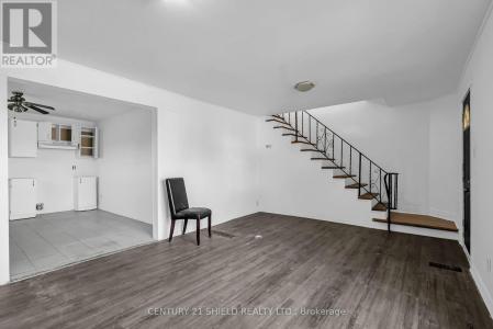 1606 PITT STREET, Cornwall, Ontario K6J 3V2, Canada