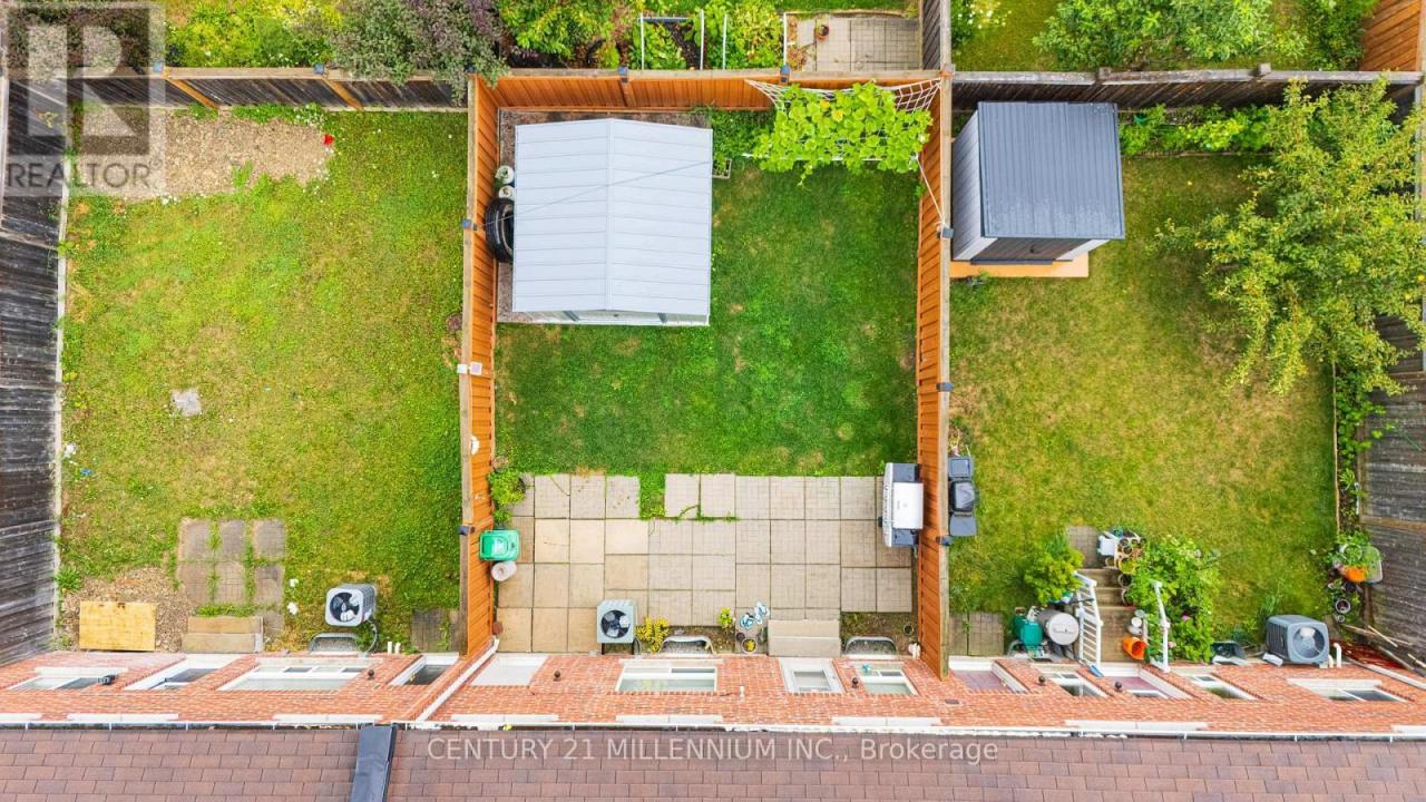 13 COOLWATER DRIVE, Brampton (sandringham-wellington), Ontario L6R 0X4, CANADÁ