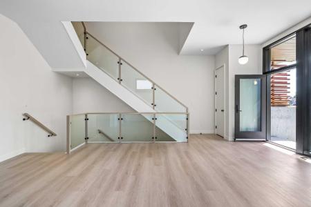 3C WILLOW CRESCENT SW, Calgary, Alberta T3C 3B8, Canada