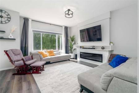 91 BIG BLUESTEM ROAD, Winnipeg, Manitoba R2C 5S9, Canadá