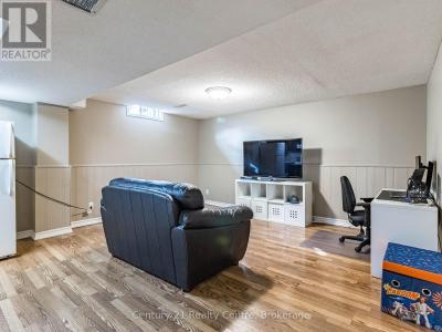 34 NIAGARA PLACE, Brampton (westgate), Ontario L6S 4Y9, Kanada