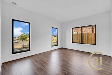 21 Isaacs Street, Deanside, VIC 3336, Australia