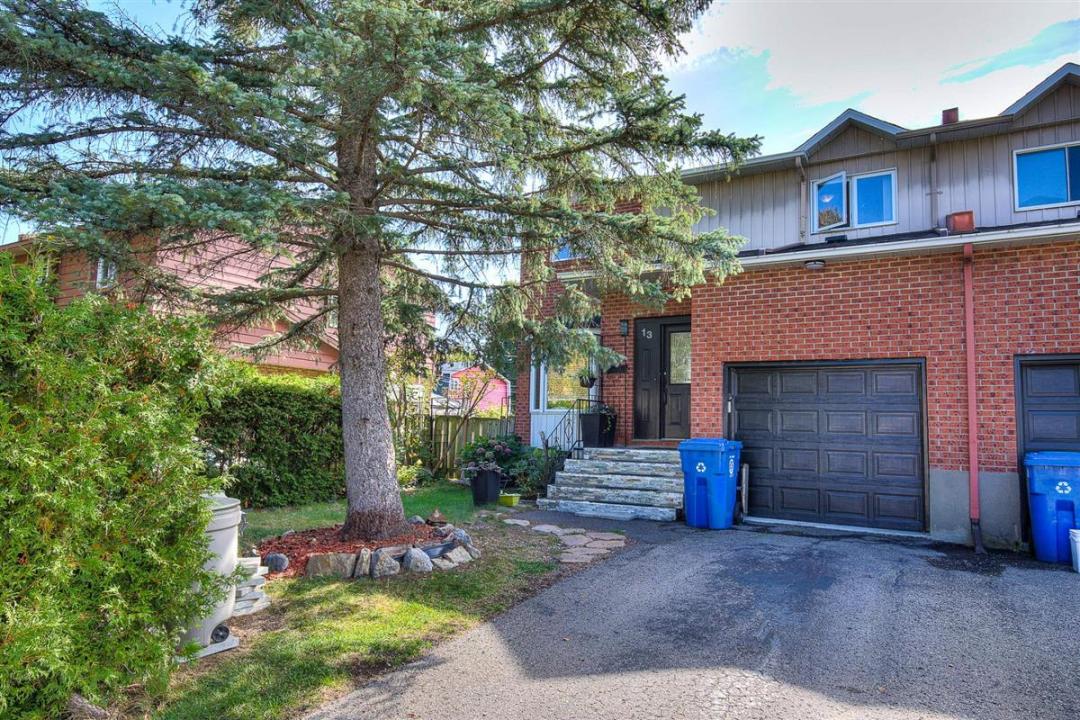 13  Av. Papillon, Pointe-Claire, Quebec H9R 5C1, Canada