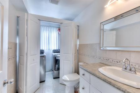 13  Av. Papillon, Pointe-Claire, Quebec H9R 5C1, Canada