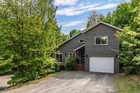 70  Ch. des Rochers, Saint-Sauveur, كيبيك J0R 1R1, كندا 