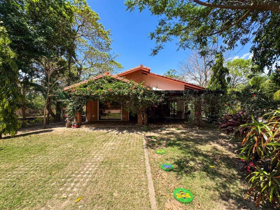 Urbanizacion Rio Selva III , Norte, Santa Cruz 00001, Bolivia