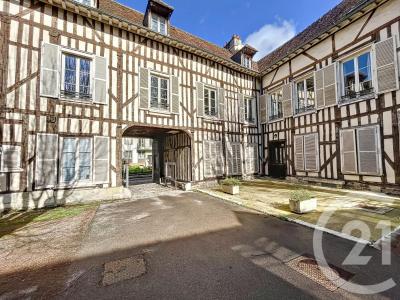 Troyes, Champagne-Ardenne 10000, France