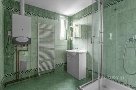 K nádraží, Praha, Území Hlavního Města Prahy 100 00, Czech Republic