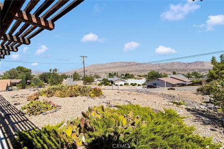 8128 Mono Dr, Hesperia, Kalifornia 92345, USA