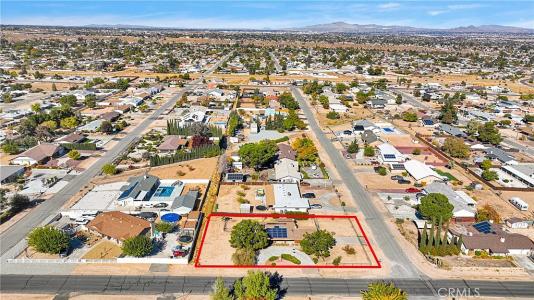 18110 Fairburn St, Hesperia, California 92345, Stati Uniti