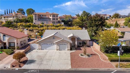 13660 Spring Valley Pkwy, Victorvile, California 92395, USA