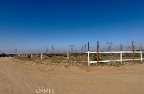 6920 Baldy Mesa Rd., Phelan, California 92344