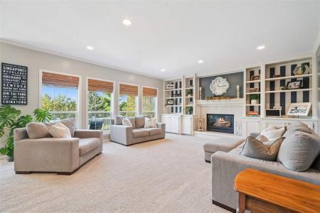 2140 Newcastle Rd, Marion, 爱荷华州 52302, 美国