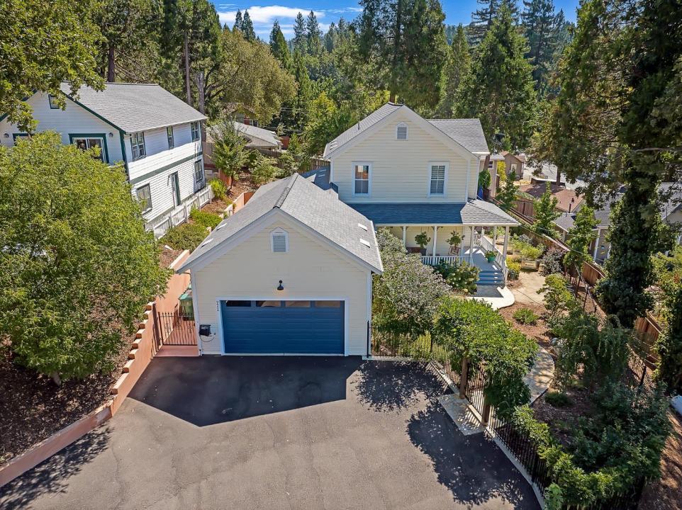 990 Thompson Way A & B, Placerville, 加利福尼亚州 95667, 美国