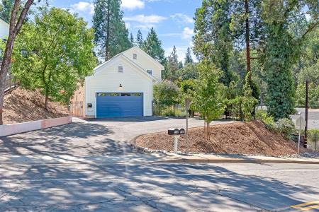 990 Thompson Way A & B, Placerville, 加利福尼亚州 95667, 美国