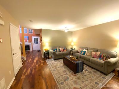 -228 Hawthorne Road, North Brunswick, ニュージャージー 08902, アメリカ合衆国