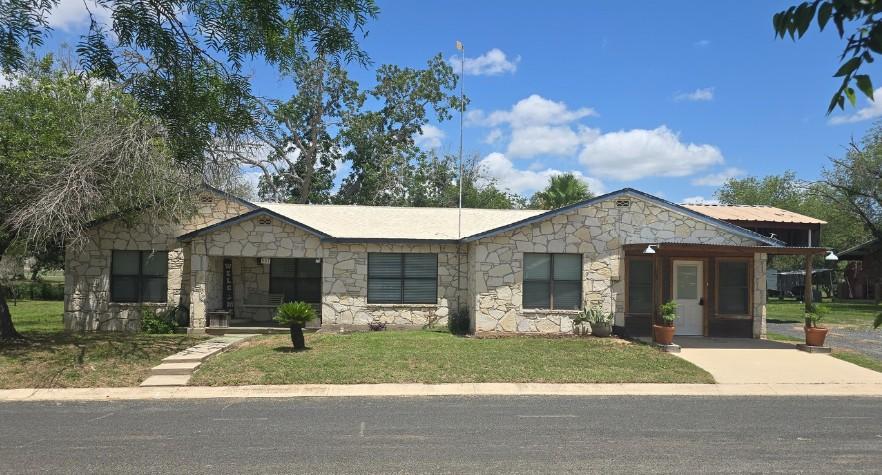 501 Green Street, Poth, Texas 78147
