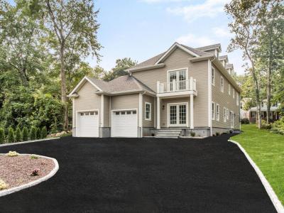 1 Kewanee Road, New Rochelle, New York 10804, Stati Uniti