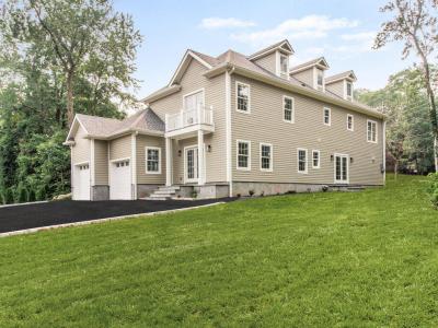 1 Kewanee Road, New Rochelle, New York 10804, Stati Uniti