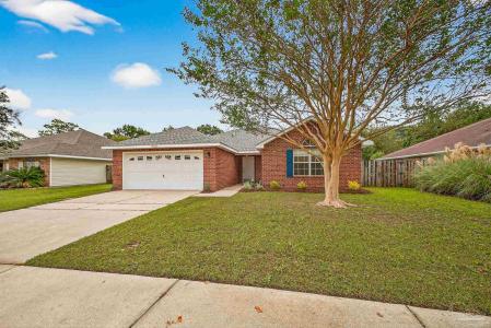 2323 Tall Oak Dr, Cantonment, Florida 32533