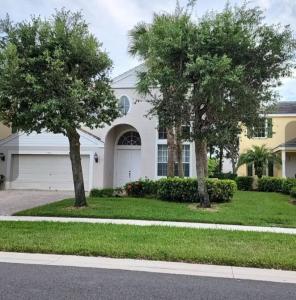 305 Berenger Walk, Royal Palm Beach, Florida 33414