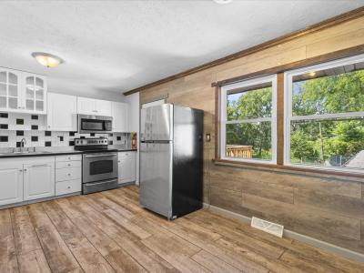 5825 Kirkwood Dr, Rockford, Illinois 61109