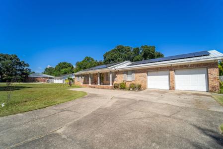 2550 Burgess Rd E, Pensacola, Florida 32504
