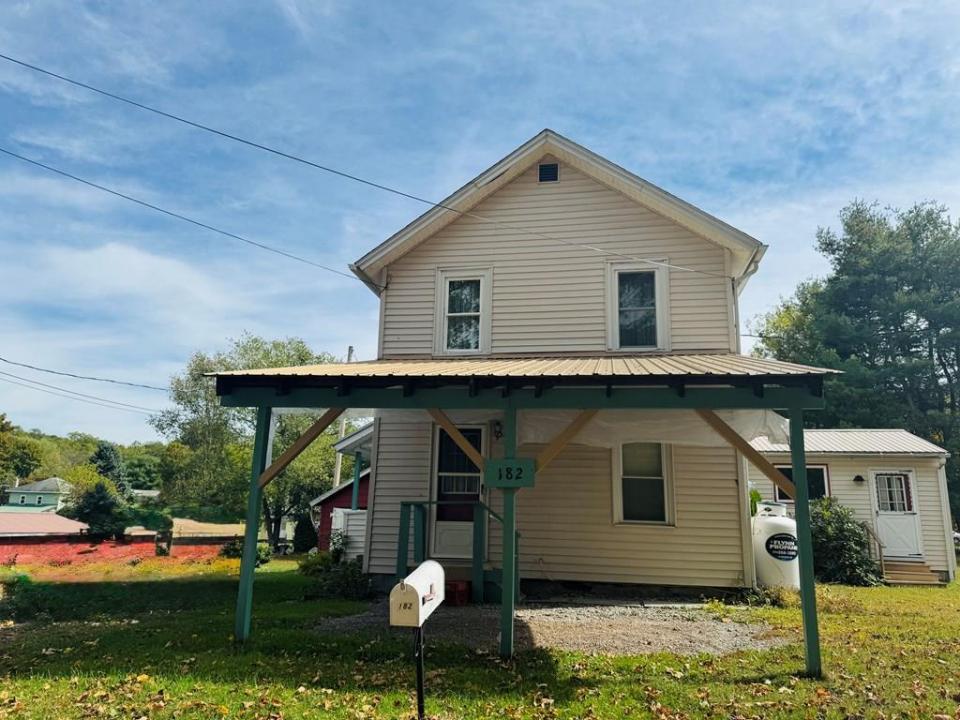 182 Brookside Dr, Monroeton, Pennsylvania 18832, Estados Unidos