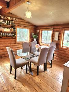 27582 Rathbun Road, Hot Springs, דרום דקוטה 57747, ארצות הברית של אמריקה 