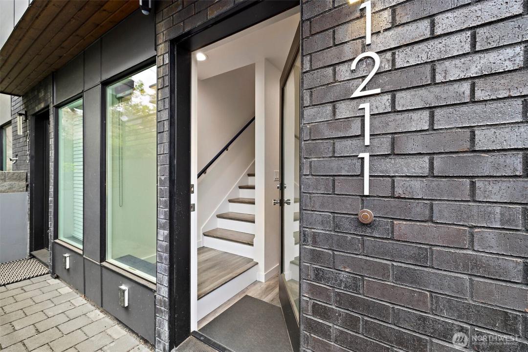 1211 E Mercer Street, Seattle, Washington 98102