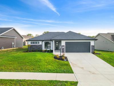 795 Sienna Court, Angola, Indiana 46703, HOA KỲ