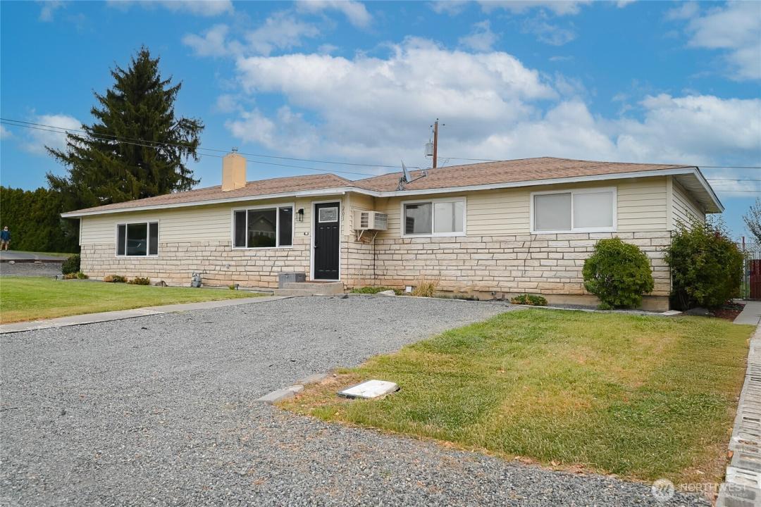 201 S 66th Avenue, Yakima, Washington 98908