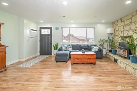 201 S 66th Avenue, Yakima, Washington 98908