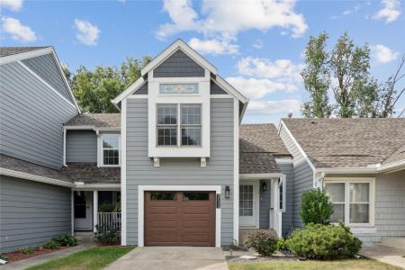 8024 Cobblestone Road, Urbandale, Iowa 50322, États-Unis