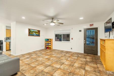 1021 Princeton Avenue, Lindsay, California 93247, Estados Unidos