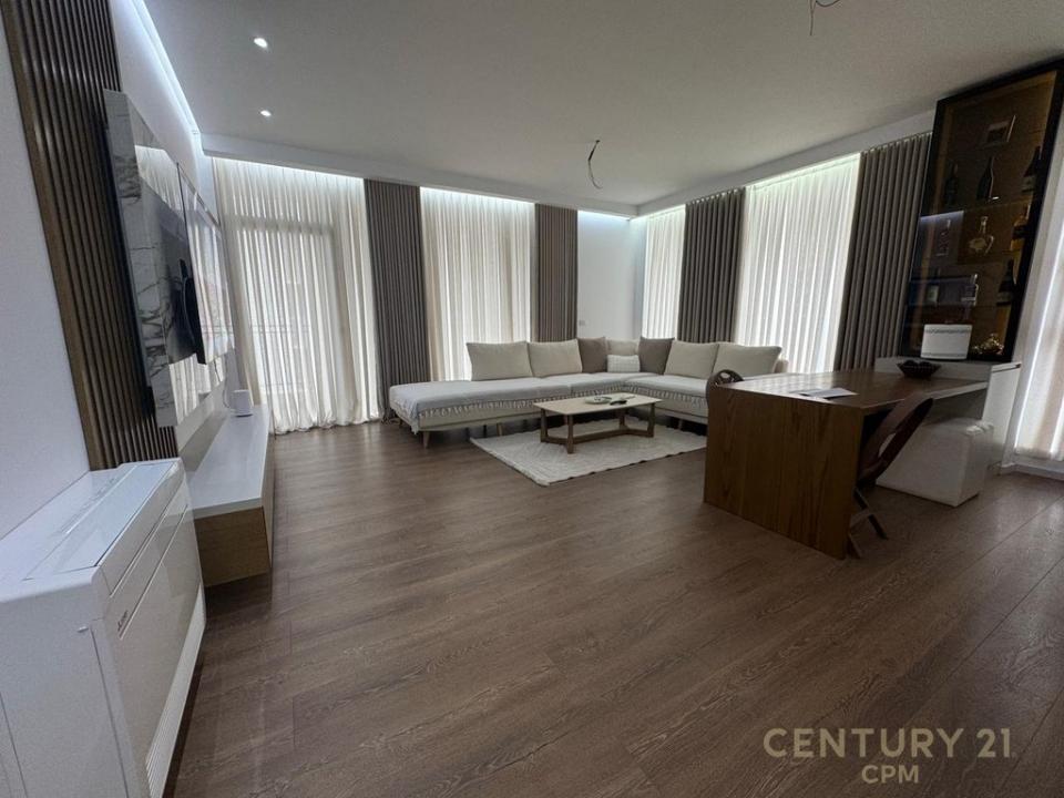 Bulevardi i Ri, Tirana, 알바니아