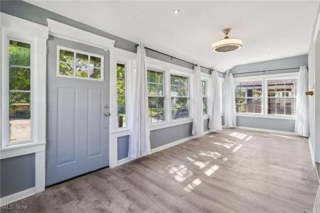 413 Crestwood Avenue, Akron, Ohio 44302, USA